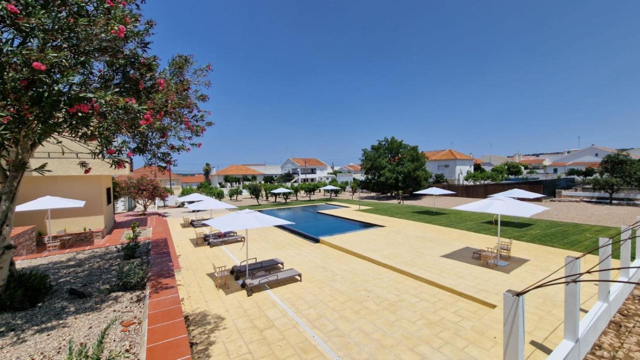 Villa Dos R'S Avis Esterno foto